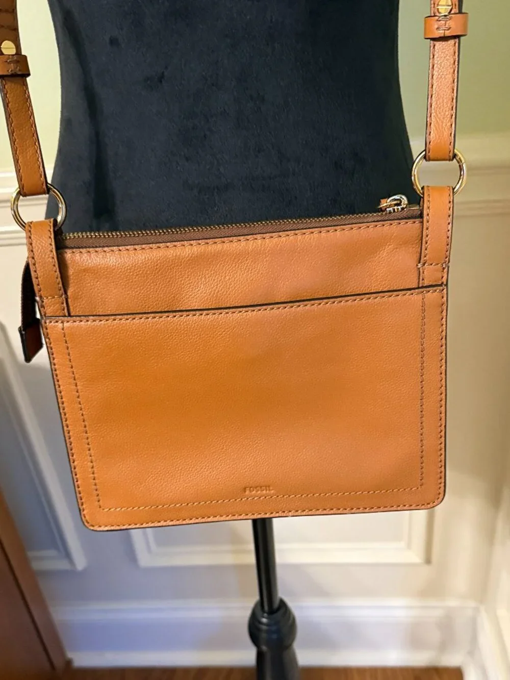 Fossil cowhide leather